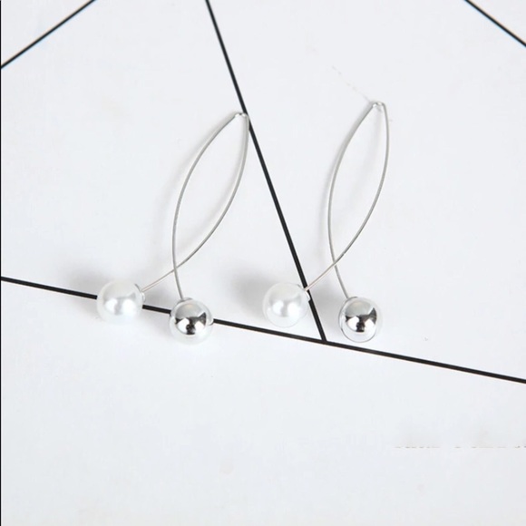 🌺SILVER CUTE & ELEGANT DROP EARRINGS - Picture 2 of 3